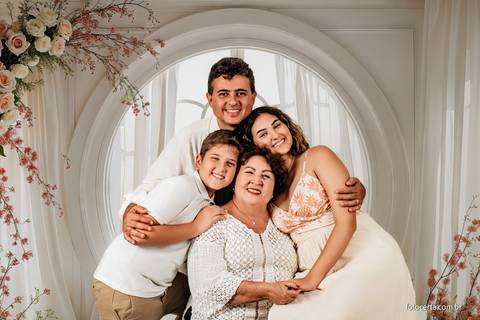 Fotógrafo em Vitória, Vila Velha, Casamento, Ensaio Pré-Casamento, Ensaio Pós-Casamento, Ensaio de Casal, 15 Anos, Debutante, Família, Gestante, Maternidade, Aniversário, Social, Estúdio, Corporativo, Marca Pessoal, Formatura, Escolar '