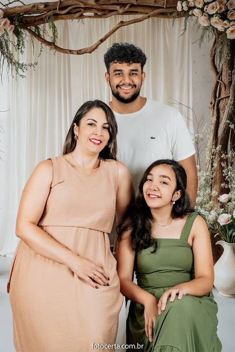 Fotógrafo em Vitória, Vila Velha, Casamento, Ensaio Pré-Casamento, Ensaio Pós-Casamento, Ensaio de Casal, 15 Anos, Debutante, Família, Gestante, Maternidade, Aniversário, Social, Estúdio, Corporativo, Marca Pessoal, Formatura, Escolar '