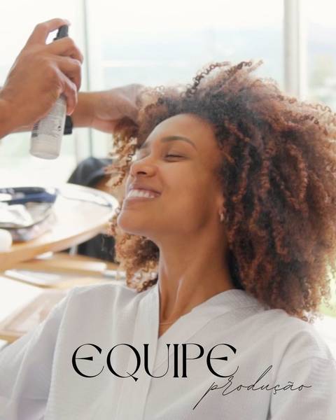 Nossa equipe fica a disposição para ressaltar a sua beleza no dia das fotos!
Os serviços oferecidos são os seguintes:
maquiagem, sobrancelha e cabelo 
(ondas, cachos e alinhamento).'