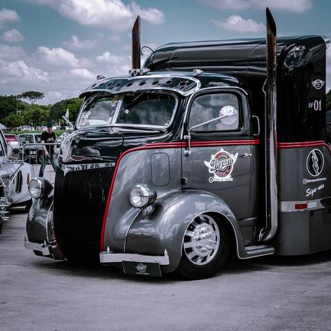 Caminhão Ford COE'