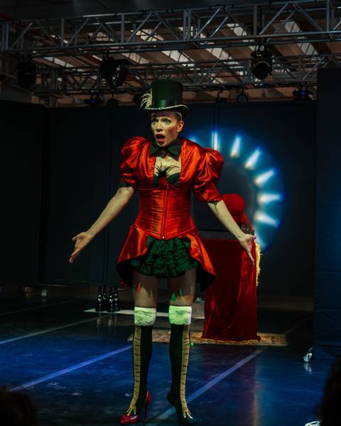 Foto do momento do espetáculo de Mágica '