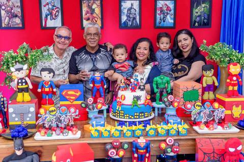 Comemoração ao  1º Aninho do querido  Théo smash the cake ensaio infantil natal bolo festa infantil zona norte criança festa de aniversário família brincadeiras fotografia fotógrafa rio de janeiro RJ carioca'