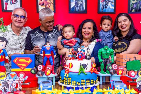 Comemoração ao  1º Aninho do querido  Théo smash the cake ensaio infantil natal bolo festa infantil zona norte criança festa de aniversário família brincadeiras fotografia fotógrafa rio de janeiro RJ carioca'
