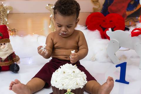 smash the cake ensaio infantil natal bolo festa infantil zona norte criança festa de aniversário família brincadeiras fotografia fotógrafa rio de janeiro RJ carioca'