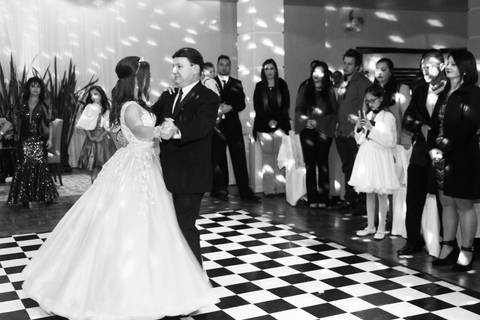 fotografia de 15 anos dançando valsa-www.sunery.com.br'