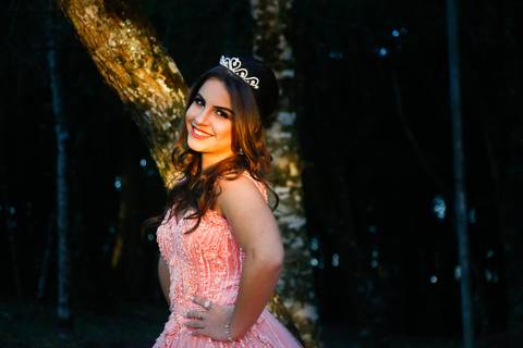 fotografia de 15 anos-festa de 15 anos diferente- decoração de festa de 15 anos-ensaio externo de debutante, foto de perfildebutante-baile de debutante de 15 anos'