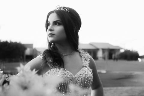 su nery fotos- 15 anos-vestido de festa-aluguel vestido de 15 anos-ensaio de 15 anos foto em preto e branco-sunery.com'