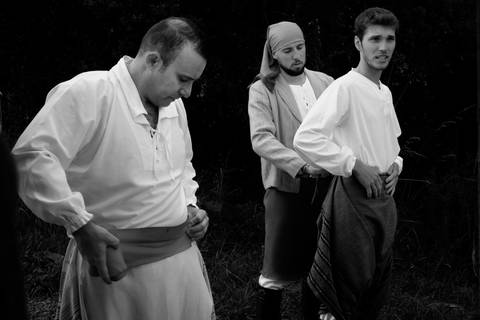 se arrumando - vestido de prenda -penteado para prenda -maquiagem de prenda -@suneryfotos - su nery fotos- pilcha gaúcha - peões trajados- traje para peão'