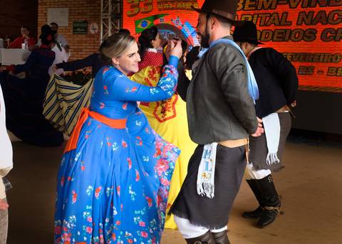 vestido de prenda- su nery fotos- costureira noeli amarante - danças tradicionais - rodeio de vacaria- grupo união gaúcha - ctg rincão da lealdade'