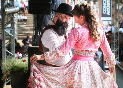 vestido de prenda- su nery fotos- costureira noeli amarante - danças tradicionais - rodeio de vacaria- grupo união gaúcha - ctg rincão da lealdade - jeferson zanardi'