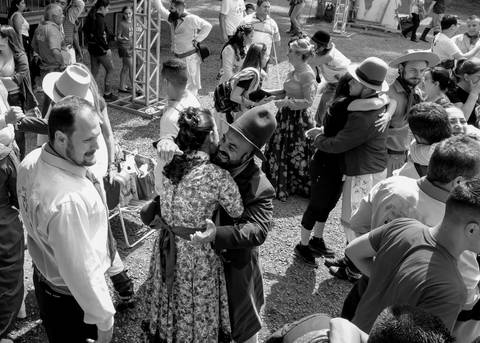 vestido de prenda- su nery fotos- costureira noeli amarante - danças tradicionais - rodeio de vacaria- grupo união gaúcha - ctg rincão da lealdade'