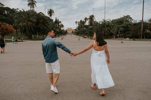 Ensaio pré casamento da Bárbara e do Rafael no Museu do Ipiranga ,que fica dentro do parque da independência em São Paulo por Anderson Crepaldi Fotografia'