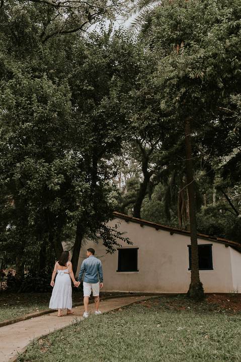 Ensaio pré casamento da Bárbara e do Rafael no Museu do Ipiranga ,que fica dentro do parque da independência em São Paulo por Anderson Crepaldi Fotografia'