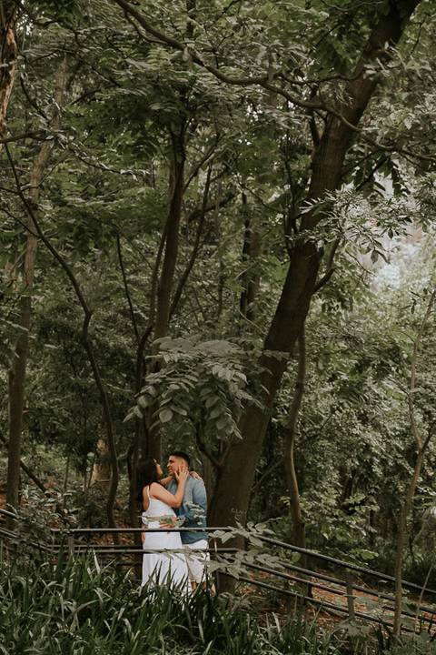 Ensaio pré casamento da Bárbara e do Rafael no Museu do Ipiranga ,que fica dentro do parque da independência em São Paulo por Anderson Crepaldi Fotografia'