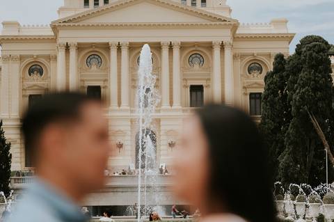 Ensaio pré casamento da Bárbara e do Rafael no Museu do Ipiranga ,que fica dentro do parque da independência em São Paulo por Anderson Crepaldi Fotografia'