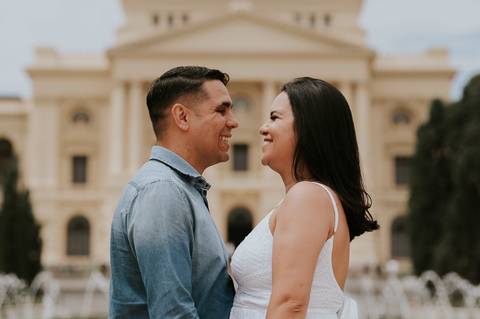 Ensaio pré casamento da Bárbara e do Rafael no Museu do Ipiranga ,que fica dentro do parque da independência em São Paulo por Anderson Crepaldi Fotografia'