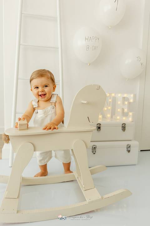 Sessão Fotográfica Smash the Cake, comemoração do primeiro aniversário em Estúdio
Inês Valente Fotografia - Everyone has a Story com Estúdio em Queijas.'