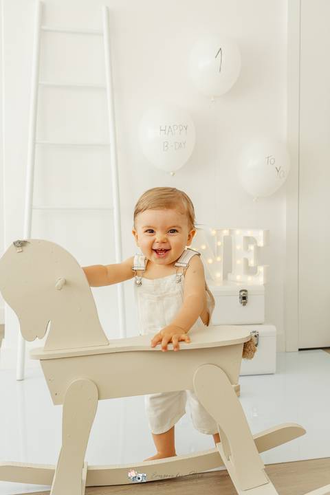 Sessão Fotográfica Smash the Cake, comemoração do primeiro aniversário em Estúdio
Inês Valente Fotografia - Everyone has a Story com Estúdio em Queijas.'