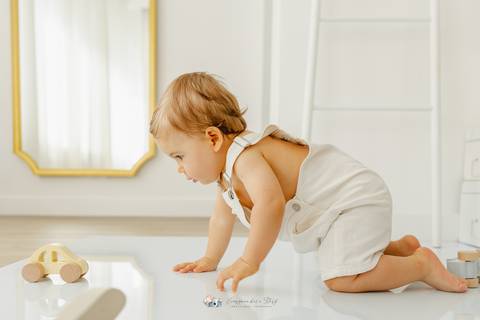 Sessão Fotográfica Smash the Cake, comemoração do primeiro aniversário em Estúdio
Inês Valente Fotografia - Everyone has a Story com Estúdio em Queijas.'