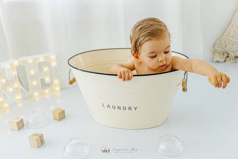 Sessão Fotográfica Smash the Cake, comemoração do primeiro aniversário em Estúdio
Inês Valente Fotografia - Everyone has a Story com Estúdio em Queijas.'