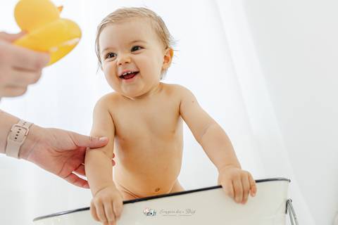 Sessão Fotográfica Smash the Cake, comemoração do primeiro aniversário em Estúdio
Inês Valente Fotografia - Everyone has a Story com Estúdio em Queijas.'