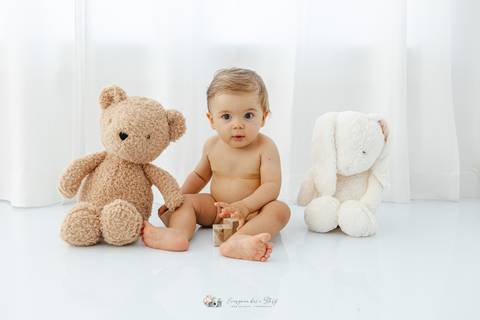 Sessão Fotográfica Smash the Cake, comemoração do primeiro aniversário em Estúdio
Inês Valente Fotografia - Everyone has a Story com Estúdio em Queijas.'