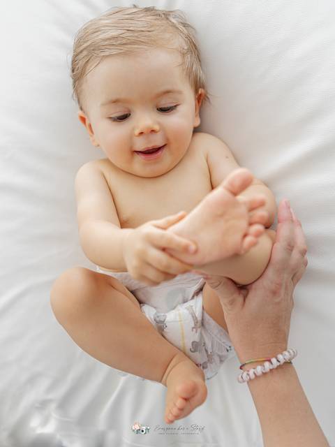 Sessão Fotográfica Smash the Cake, comemoração do primeiro aniversário em Estúdio
Inês Valente Fotografia - Everyone has a Story com Estúdio em Queijas.'