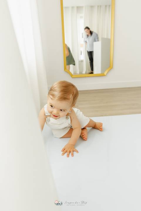 Sessão Fotográfica Smash the Cake, comemoração do primeiro aniversário em Estúdio
Inês Valente Fotografia - Everyone has a Story com Estúdio em Queijas.'