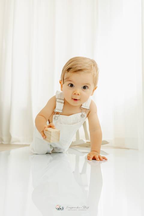 Sessão Fotográfica Smash the Cake, comemoração do primeiro aniversário em Estúdio
Inês Valente Fotografia - Everyone has a Story com Estúdio em Queijas.'