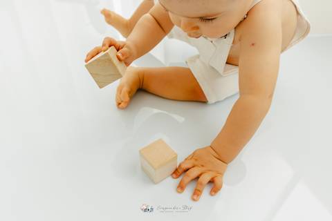 Sessão Fotográfica Smash the Cake, comemoração do primeiro aniversário em Estúdio
Inês Valente Fotografia - Everyone has a Story com Estúdio em Queijas.'