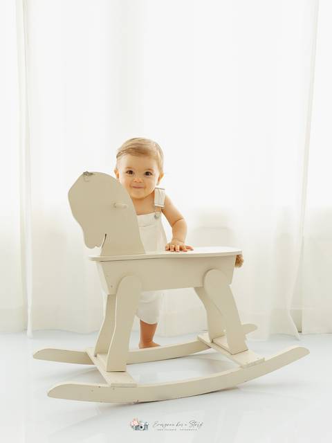 Sessão Fotográfica Smash the Cake, comemoração do primeiro aniversário em Estúdio
Inês Valente Fotografia - Everyone has a Story com Estúdio em Queijas.'