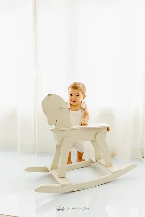 Sessão Fotográfica Smash the Cake, comemoração do primeiro aniversário em Estúdio
Inês Valente Fotografia - Everyone has a Story com Estúdio em Queijas.'