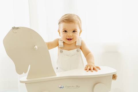 Sessão Fotográfica Smash the Cake, comemoração do primeiro aniversário em Estúdio
Inês Valente Fotografia - Everyone has a Story com Estúdio em Queijas.'