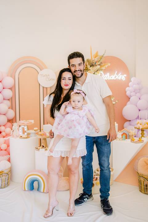 Fotografamos Festas de Aniversário Infantil, damos atenção a todos os pormenores tais como cenário, bolo, docinhos e salgados.
Inês Valente Fotografia - Everyone has a Story'