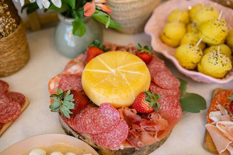 Fotografamos Festas de Aniversário Infantil, damos atenção a todos os pormenores tais como cenário, bolo, docinhos e salgados.
Inês Valente Fotografia - Everyone has a Story'