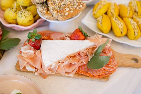 Fotografamos Festas de Aniversário Infantil, damos atenção a todos os pormenores tais como cenário, bolo, docinhos e salgados.
Inês Valente Fotografia - Everyone has a Story'