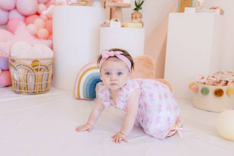 Fotografamos Festas de Aniversário Infantil, damos atenção a todos os pormenores tais como cenário, bolo, docinhos e salgados.
Inês Valente Fotografia - Everyone has a Story'