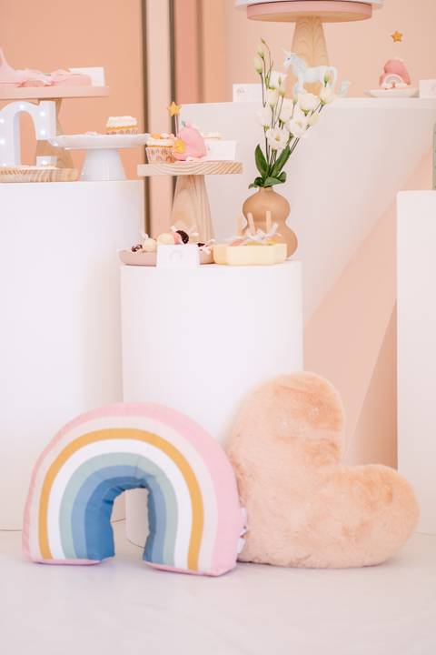 Fotografamos Festas de Aniversário Infantil, damos atenção a todos os pormenores tais como cenário, bolo, docinhos e salgados.
Inês Valente Fotografia - Everyone has a Story'