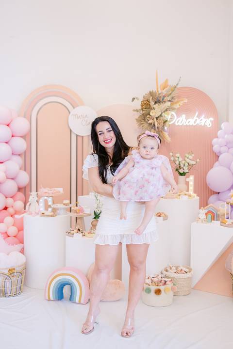 Fotografamos Festas de Aniversário Infantil, damos atenção a todos os pormenores tais como cenário, bolo, docinhos e salgados.
Inês Valente Fotografia - Everyone has a Story'