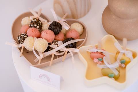 Fotografamos Festas de Aniversário Infantil, damos atenção a todos os pormenores tais como cenário, bolo, docinhos e salgados.
Inês Valente Fotografia - Everyone has a Story'