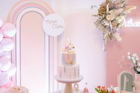 Fotografamos Festas de Aniversário Infantil, damos atenção a todos os pormenores tais como cenário, bolo, docinhos e salgados.
Inês Valente Fotografia - Everyone has a Story'