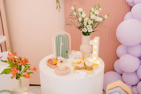 Fotografamos Festas de Aniversário Infantil, damos atenção a todos os pormenores tais como cenário, bolo, docinhos e salgados.
Inês Valente Fotografia - Everyone has a Story'