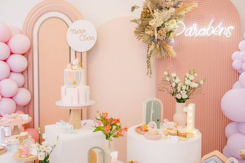 Fotografamos Festas de Aniversário Infantil, damos atenção a todos os pormenores tais como cenário, bolo, docinhos e salgados.
Inês Valente Fotografia - Everyone has a Story'