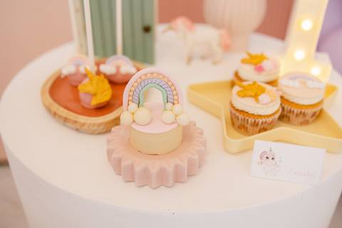 Fotografamos Festas de Aniversário Infantil, damos atenção a todos os pormenores tais como cenário, bolo, docinhos e salgados.
Inês Valente Fotografia - Everyone has a Story'