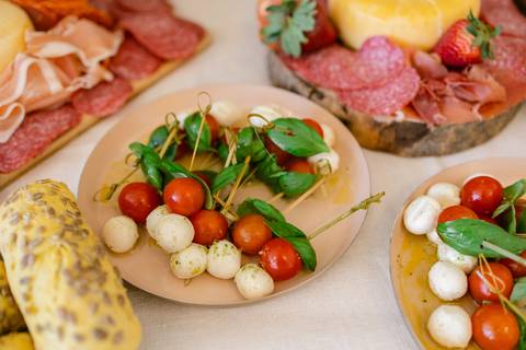 Fotografamos Festas de Aniversário Infantil, damos atenção a todos os pormenores tais como cenário, bolo, docinhos e salgados.
Inês Valente Fotografia - Everyone has a Story'