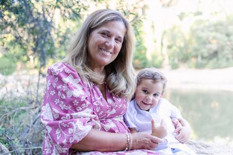 Sessão fotográfica Avós e Netos, um presente cheio de significado, afectos e memórias.
Inês Valente Fotografia - Everyone has a Story'