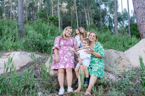 Sessão fotográfica Avós e Netos, um presente cheio de significado, afectos e memórias.
Inês Valente Fotografia - Everyone has a Story'