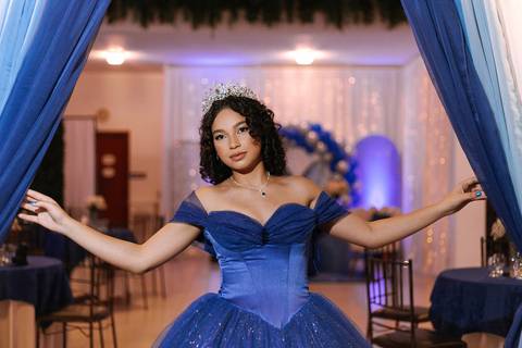 15-anos-vestido-azul-decoracao-borboleta-princesa-lucieli-canoas-fotos'