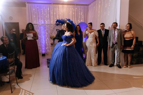 15-anos-vestido-azul-decoracao-borboleta-princesa-lucieli-canoas-fotos'