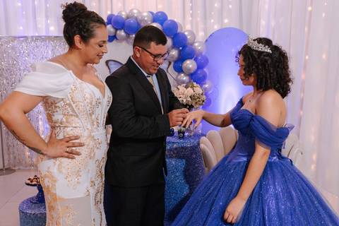 15-anos-vestido-azul-decoracao-borboleta-princesa-lucieli-canoas-fotos'